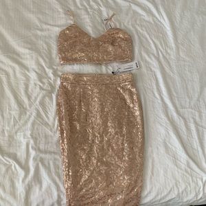 GOLD CO-ORD SKIRT AND CROP TOP SET